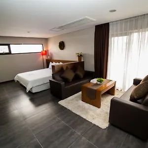 Reve Business Hotel